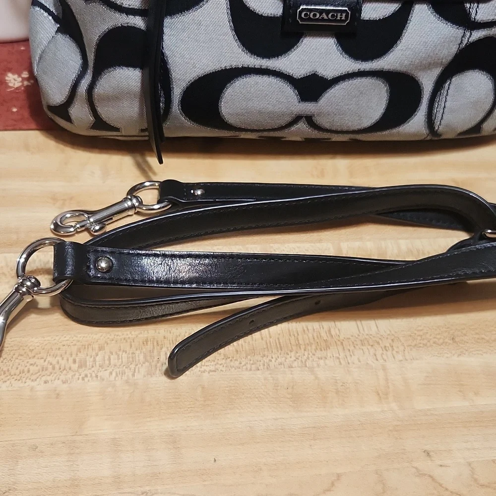 Coach Bag - Picture 6 of 15